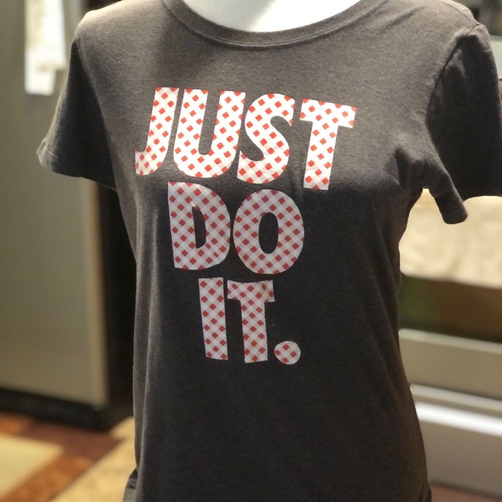 Ladies Nike tee shirt.